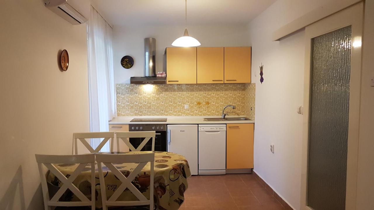 Apartmani Ljerka Malinska Exterior foto