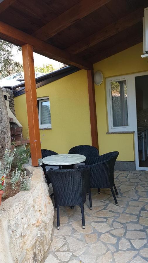 Apartmani Ljerka Malinska Exterior foto